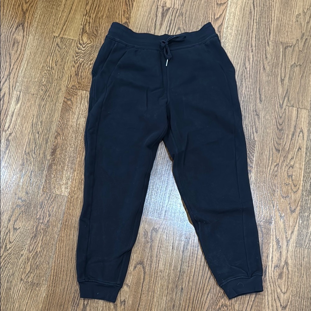 Lululemon women’s Black Jogger Sweatpants